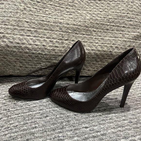 Gianni Bini Brown Athens Heel - Picture 3 of 7